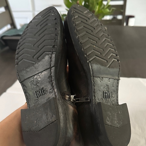 Frye Veronica Distressed boots - Picture 6 of 6